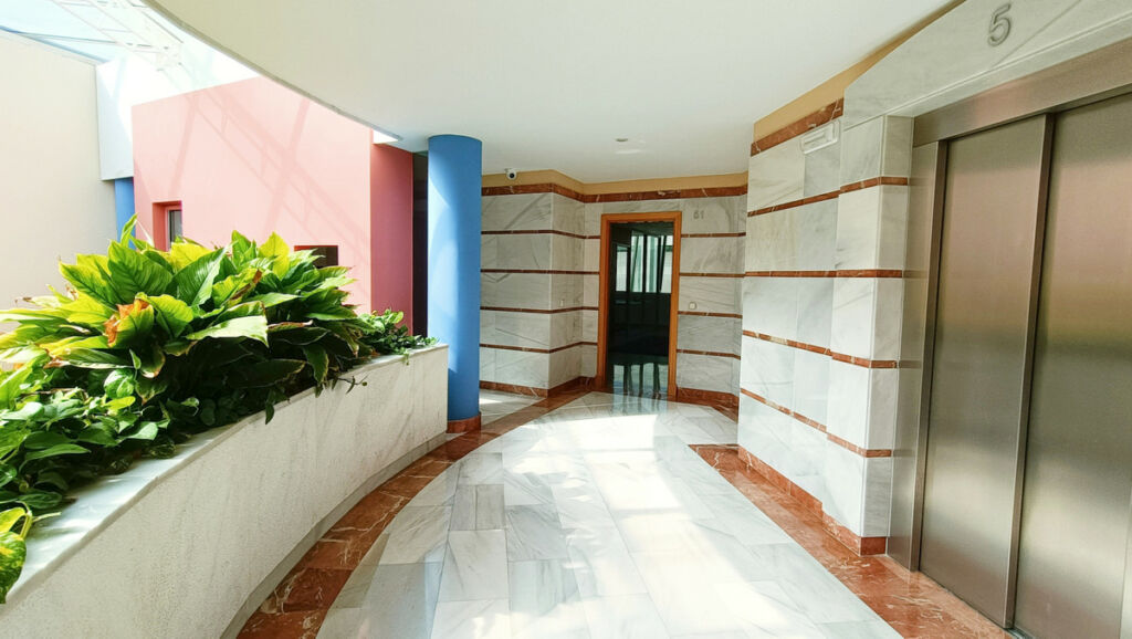 Office Puerto Banús Málaga - image 15