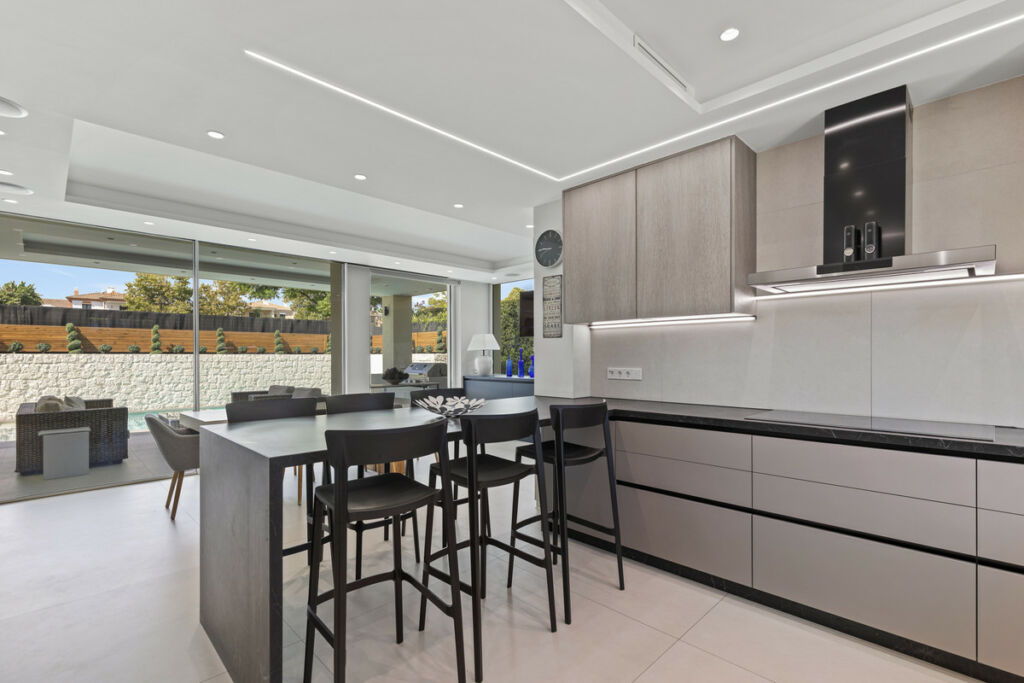 Detached Villa Guadalmina Alta Málaga - image 15