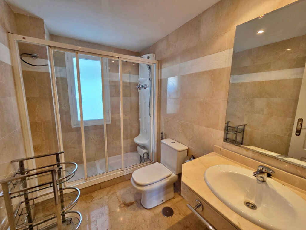 Penthouse Duplex Puerto Banús Málaga - image 15