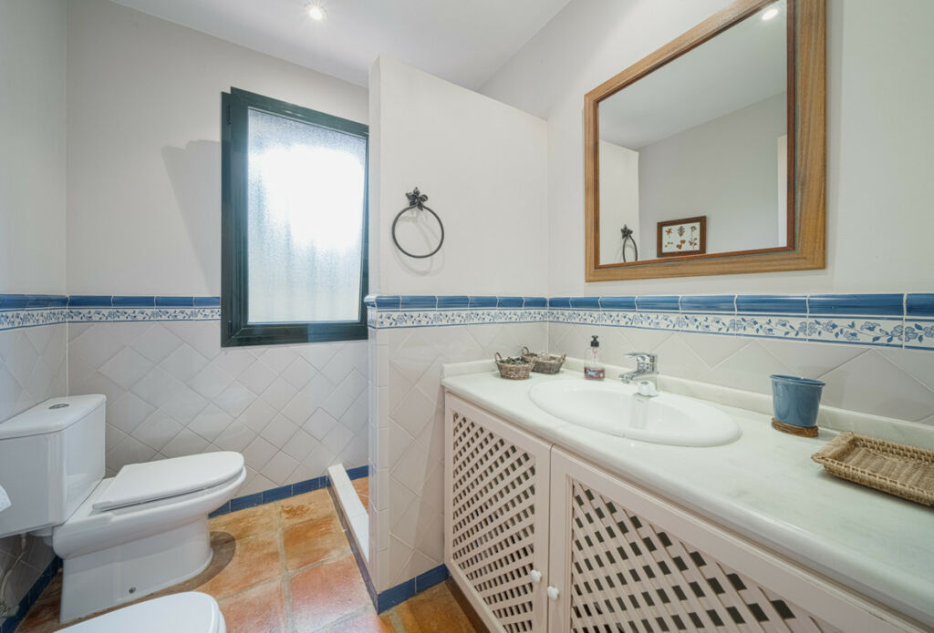 Detached Villa Sotogrande Cádiz - image 15