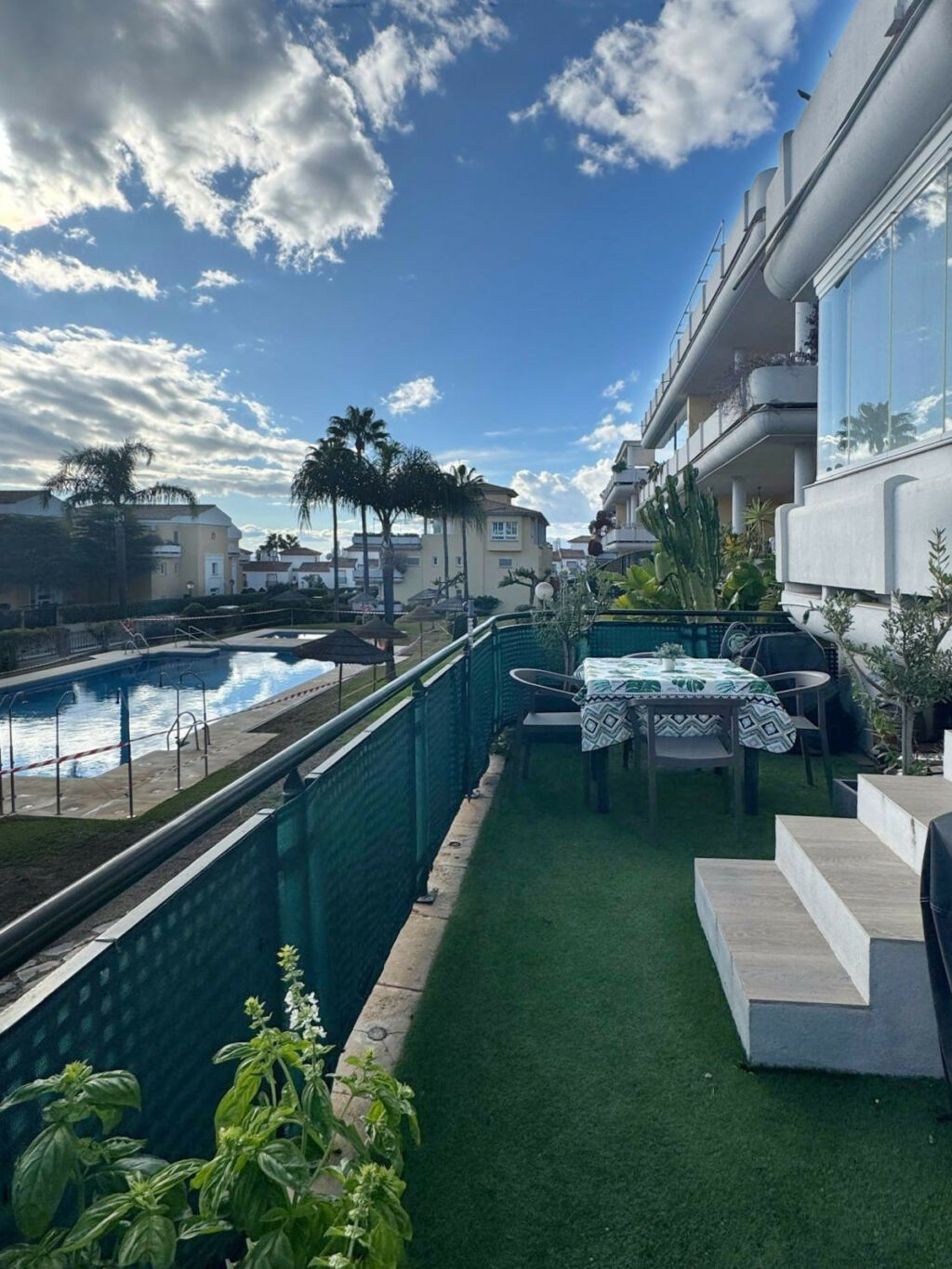 Middle Floor Apartment Cabopino Málaga - image 15