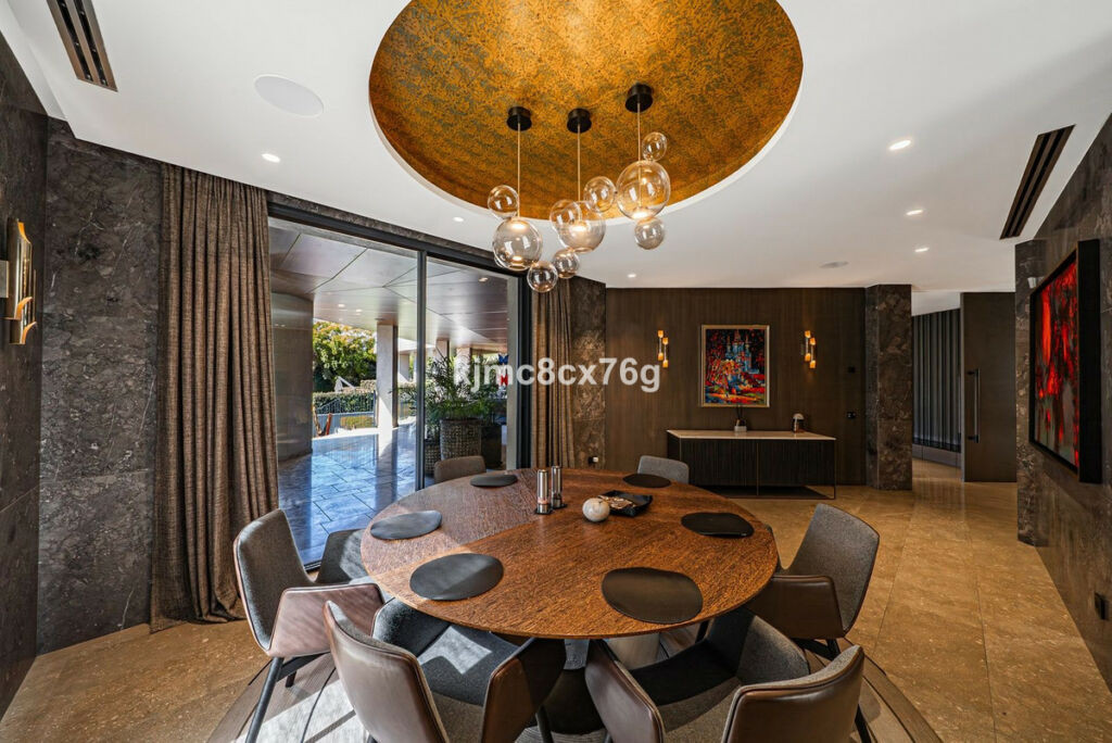Detached Villa Guadalmina Baja Málaga - image 15