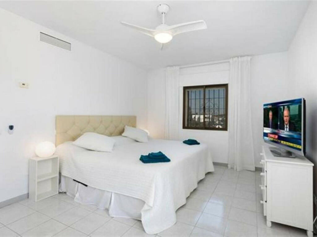 Detached Villa Nueva Andalucía Málaga - image 15