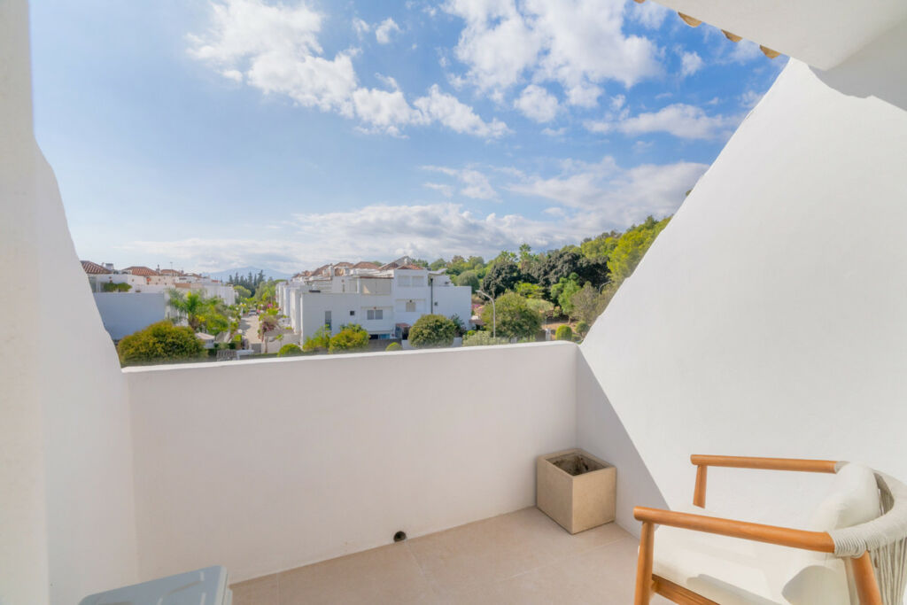 Townhouse Nagüeles Málaga - image 15