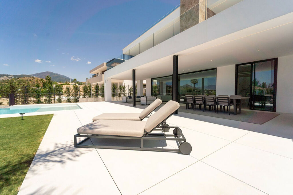 Detached Villa Nueva Andalucía Málaga - image 15