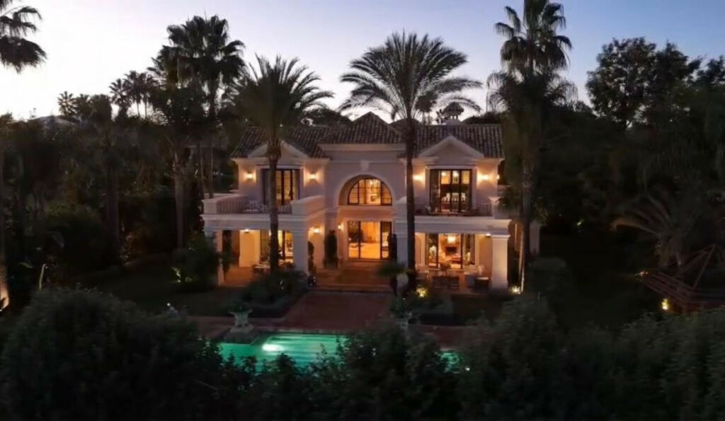 Detached Villa Guadalmina Baja Málaga - image 14