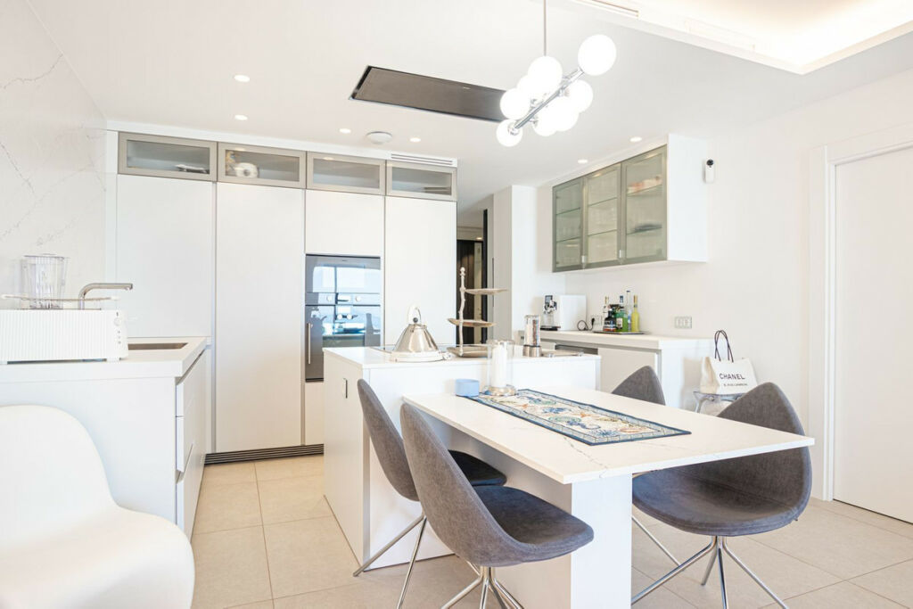 Middle Floor Apartment Estepona Málaga - image 15