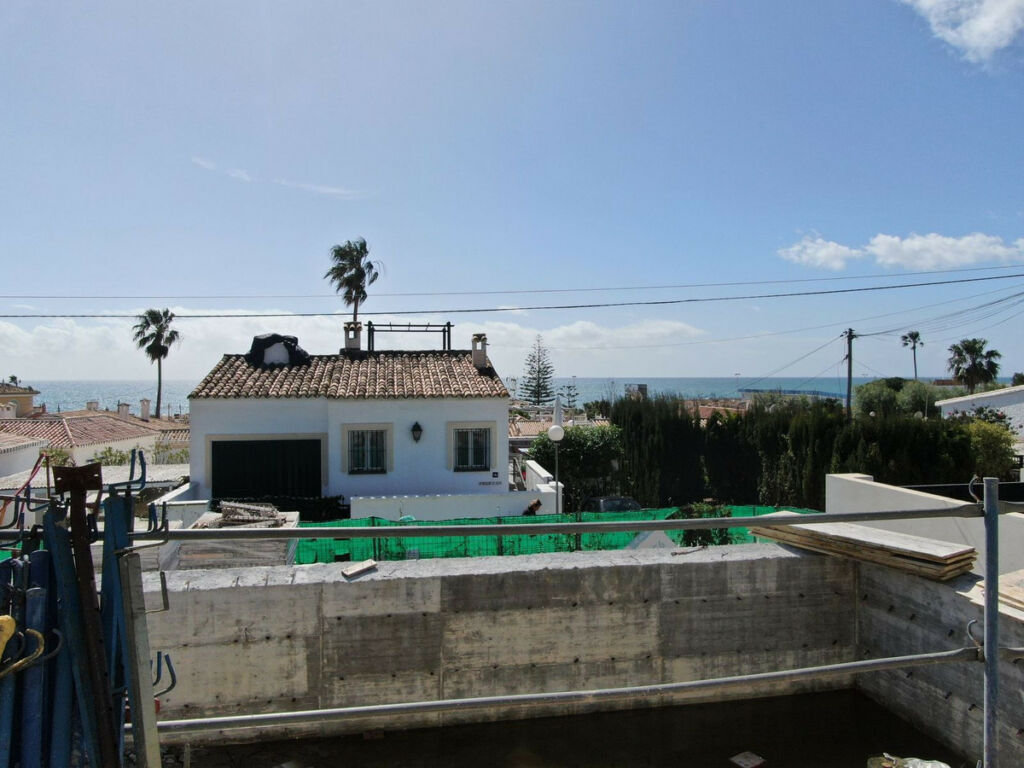 Detached Villa El Chaparral Málaga - image 15