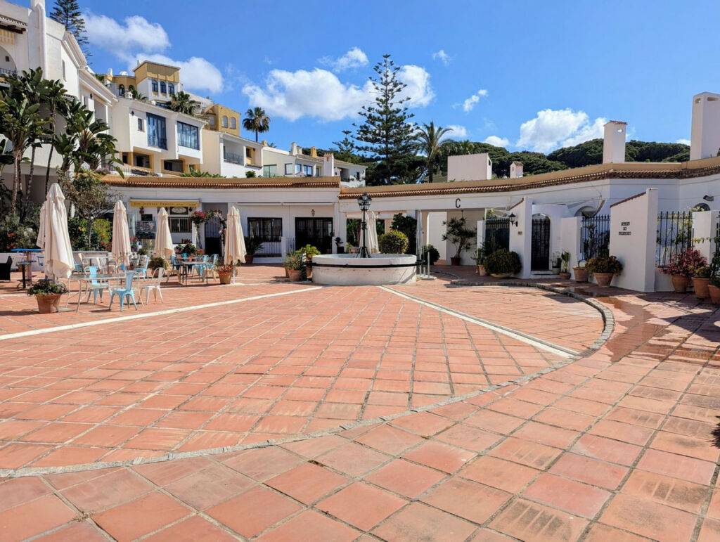 Middle Floor Apartment Puerto de Cabopino Málaga - image 15