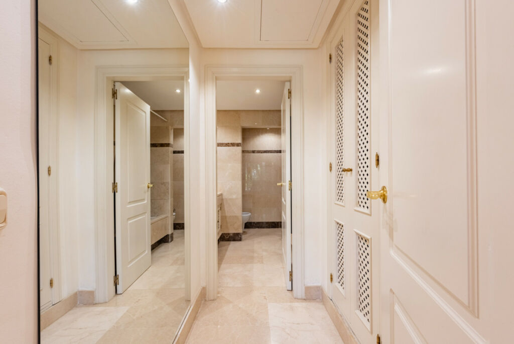 Ground Floor Apartment Puerto Banús Málaga - image 15
