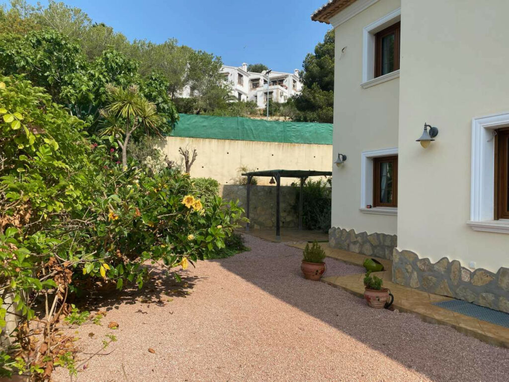 Detached Villa Moraira Alicante - image 15