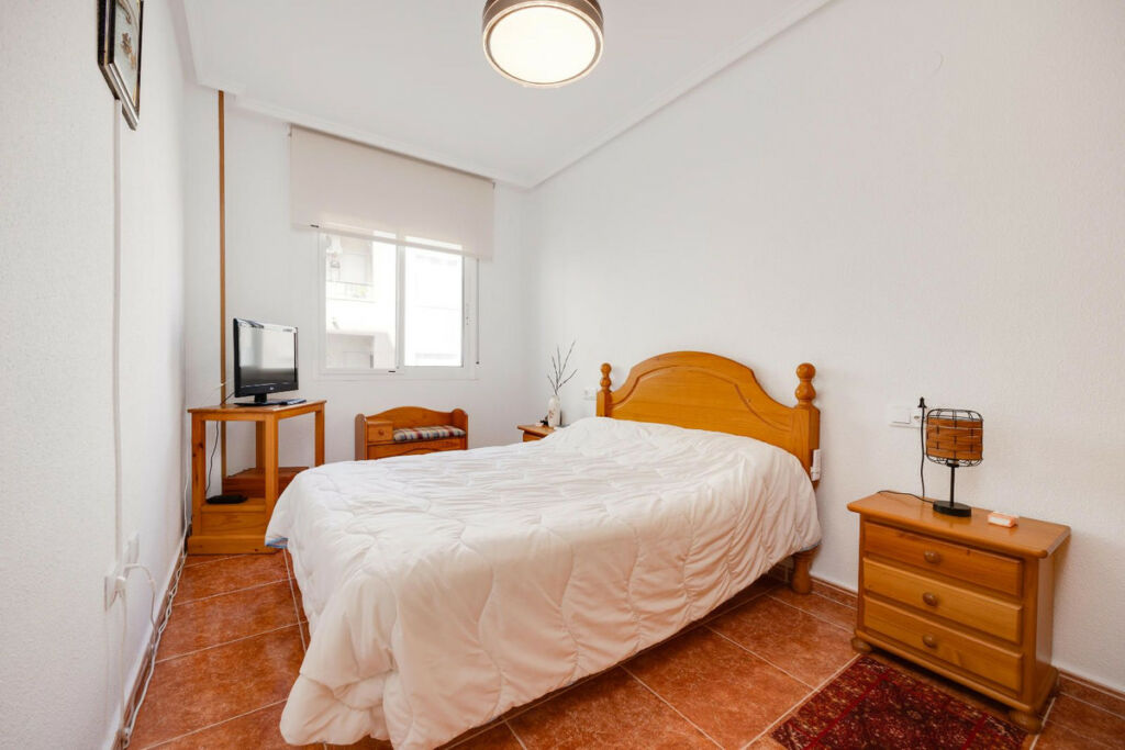 Middle Floor Apartment Guardamar del Segura Alicante - image 15