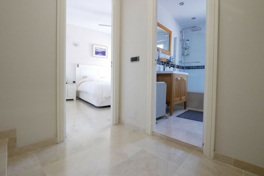 Middle Floor Apartment Puerto de Cabopino Málaga - image 15