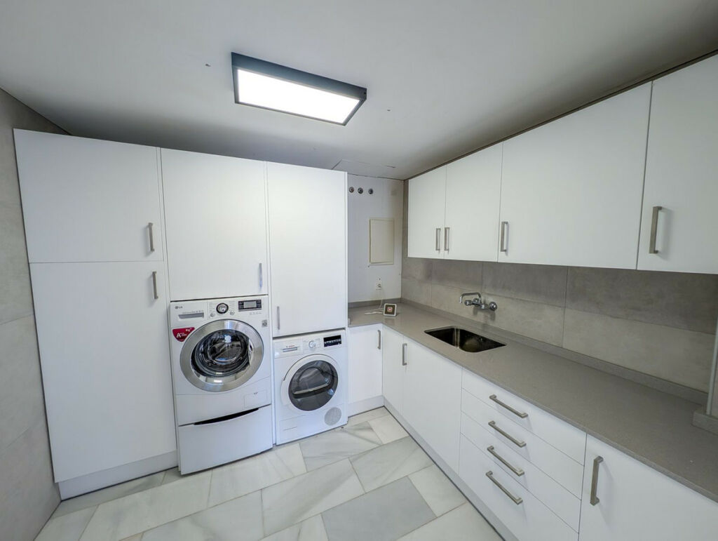 Detached Villa Nueva Andalucía Málaga - zdjęcie 15