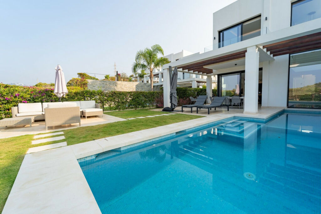 Semi-Detached House Cabopino Málaga - image 15