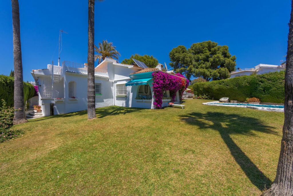 Detached Villa Guadalmina Alta Málaga - image 15