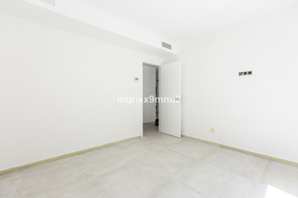 Detached Villa El Chaparral Málaga - image 15