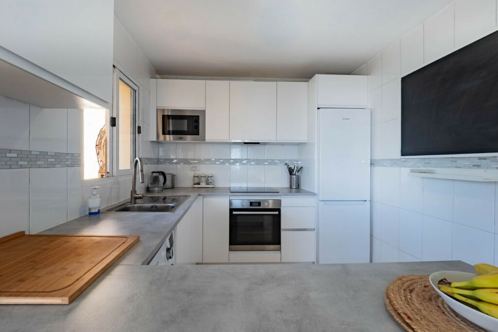 Middle Floor Apartment Torrenueva Málaga - image 15