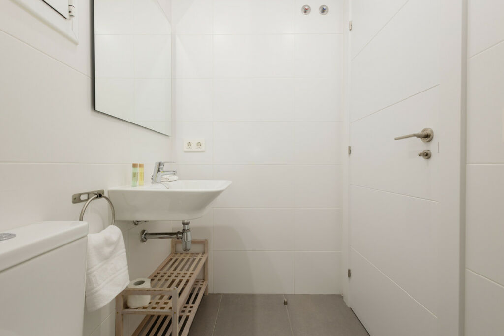 Middle Floor Apartment La Campana Málaga - image 15