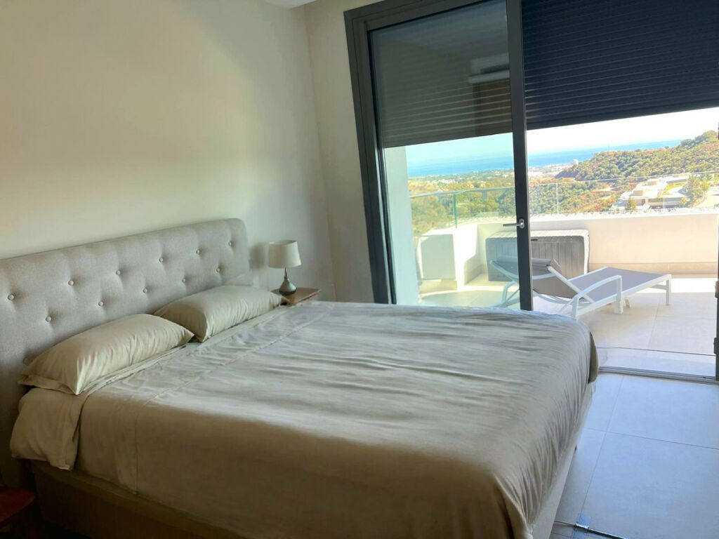 Middle Floor Apartment La Quinta Málaga - image 15