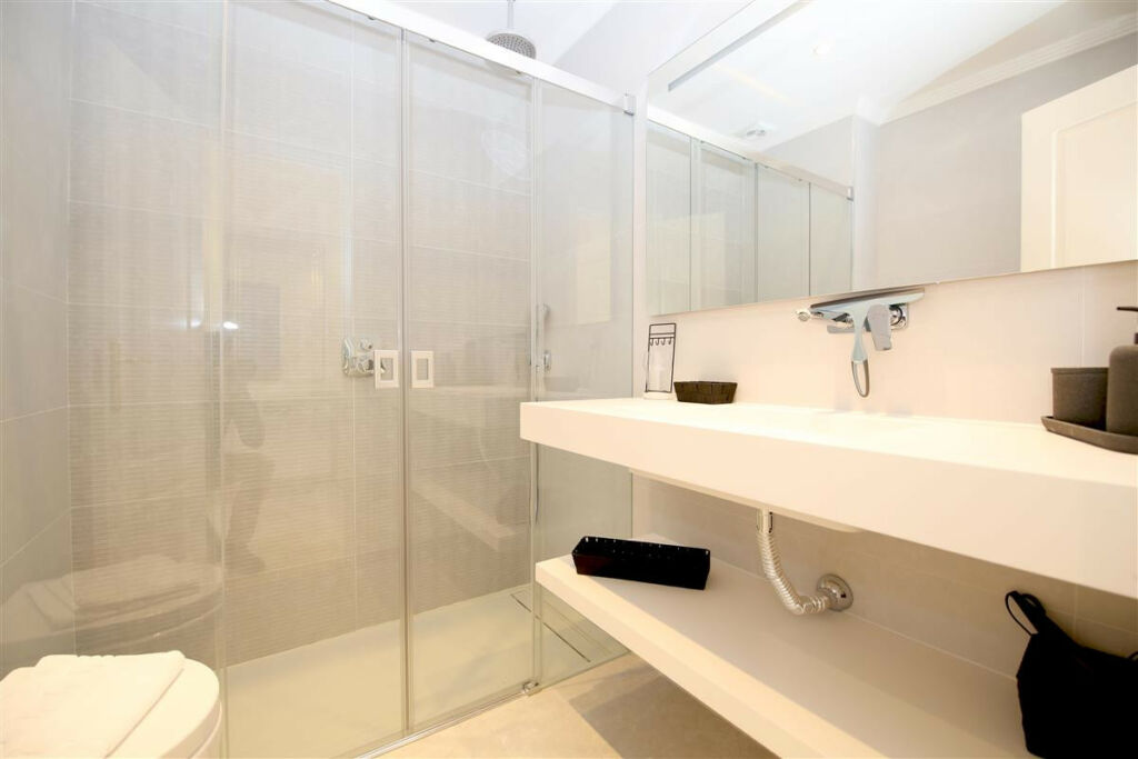 Middle Floor Apartment Estepona Málaga - image 15