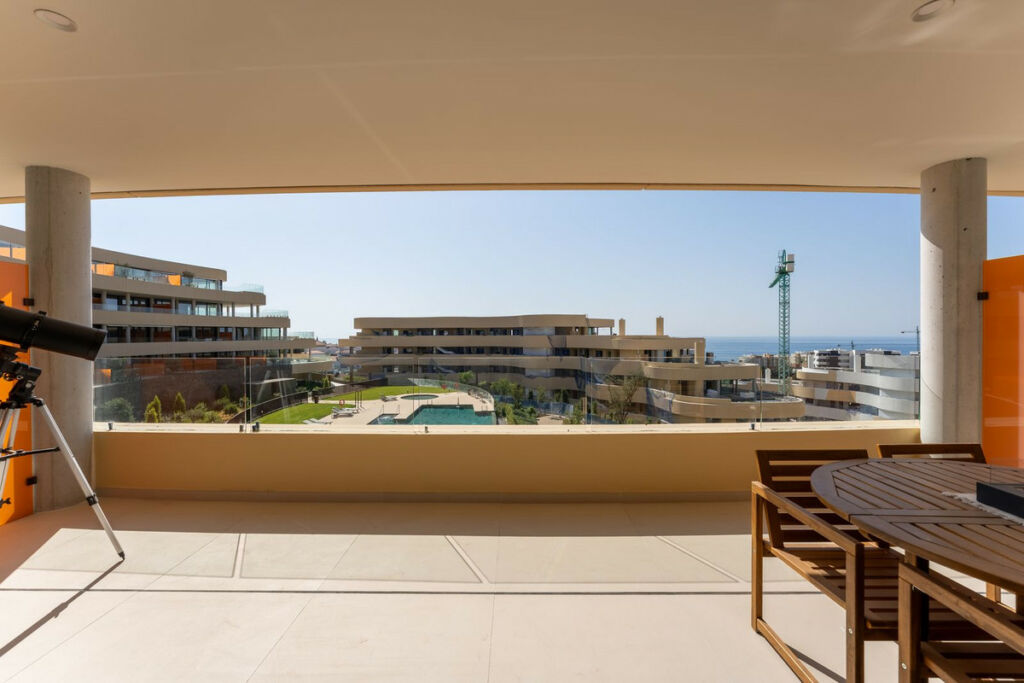 Middle Floor Apartment Higueron Málaga - image 15