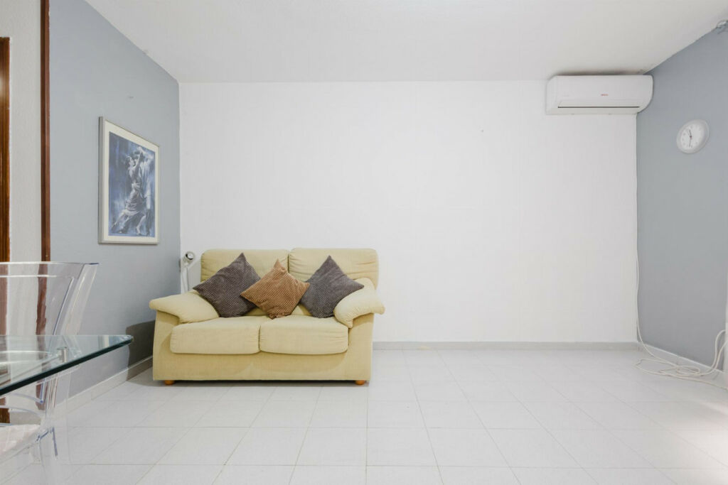 Middle Floor Apartment Torrevieja Alicante - image 15