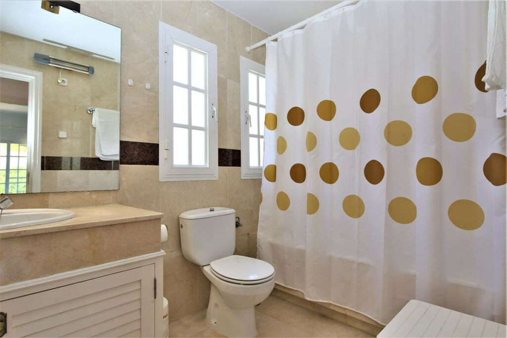 Detached Villa Marbella Málaga - image 15