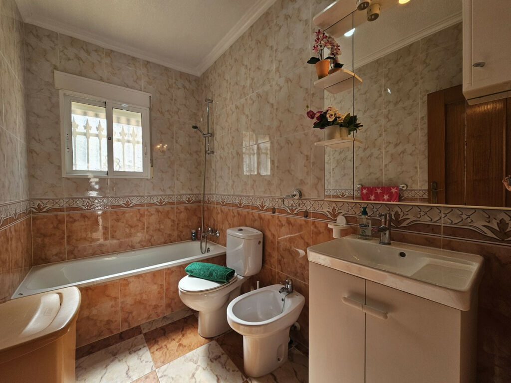 Detached Villa Cabo Roig Alicante - image 15