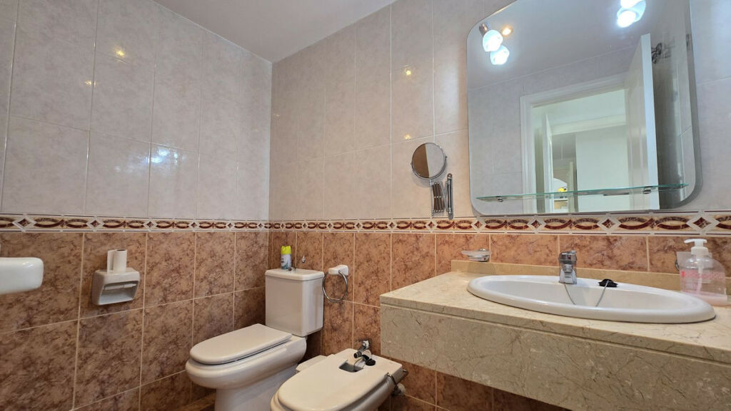 Middle Floor Apartment Nueva Andalucía Málaga - image 15
