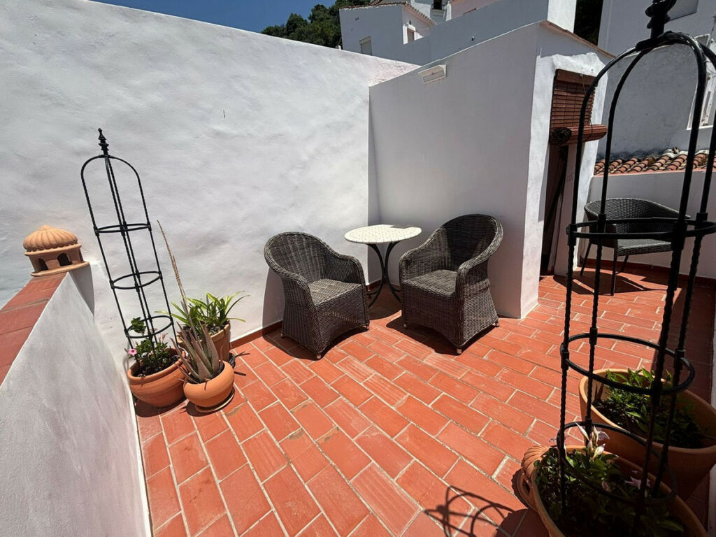 Townhouse Casares Málaga - image 15