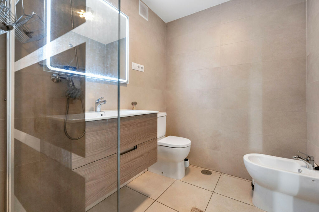 Middle Floor Apartment Nueva Andalucía Málaga - image 15