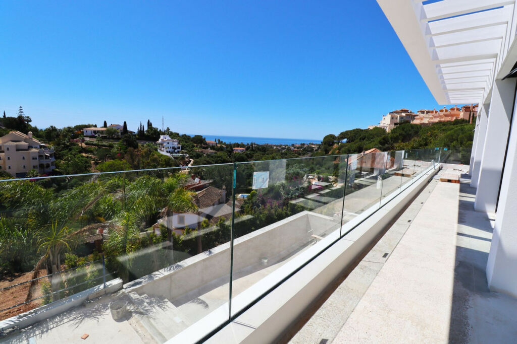 Detached Villa Elviria Málaga - image 15
