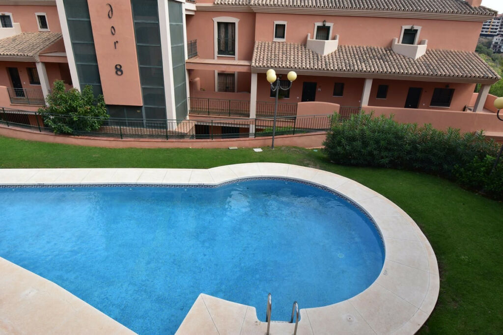 Middle Floor Apartment Elviria Málaga - image 14