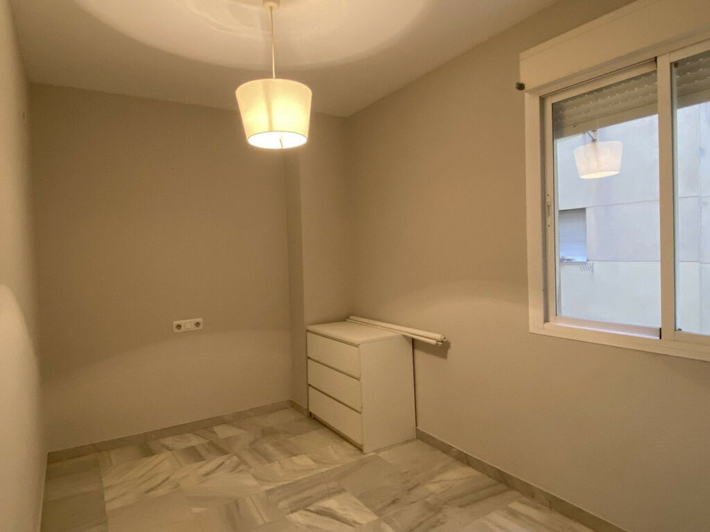 Middle Floor Apartment Nueva Andalucía Málaga - image 16