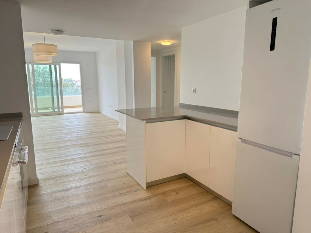 Middle Floor Apartment Nueva Andalucía Málaga - image 16
