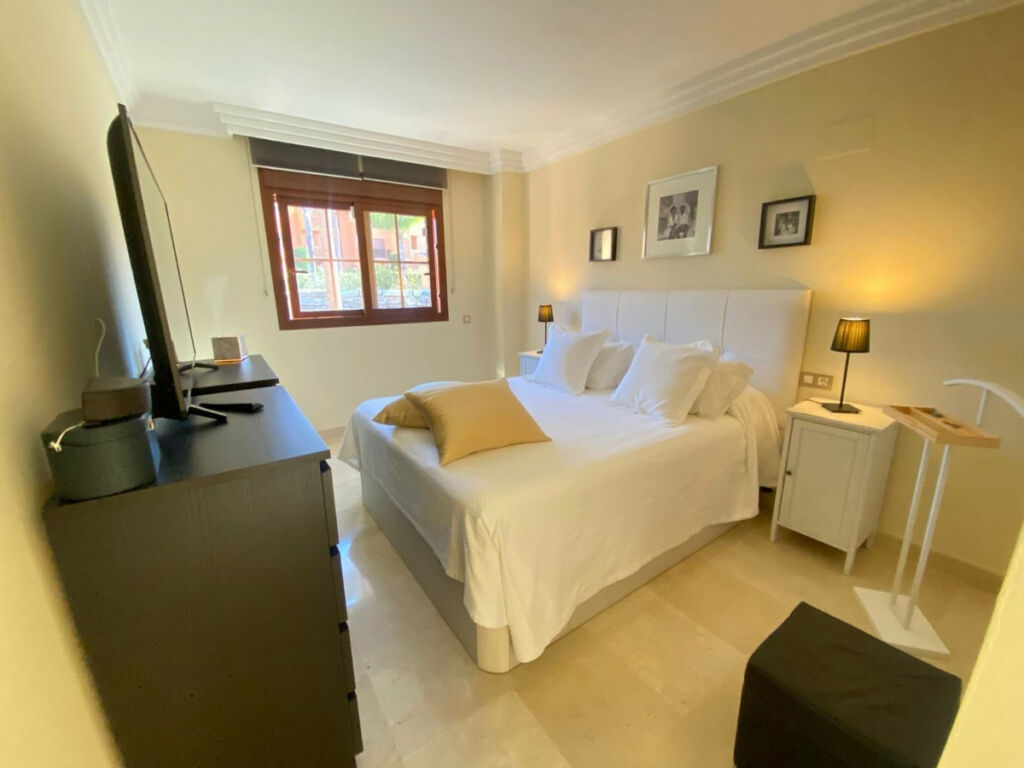 Middle Floor Apartment Benahavís Málaga - image 16