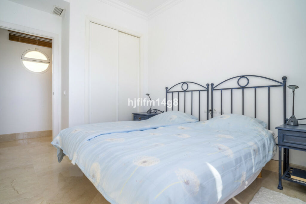 Penthouse Nueva Andalucía Málaga - image 16