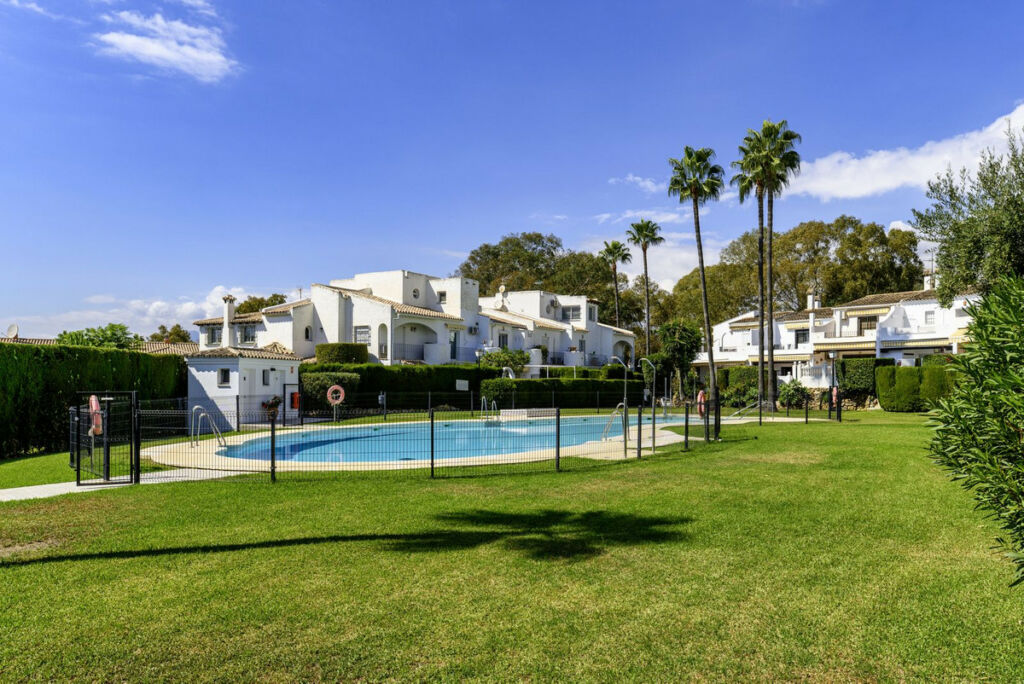 Townhouse Atalaya Málaga - image 16
