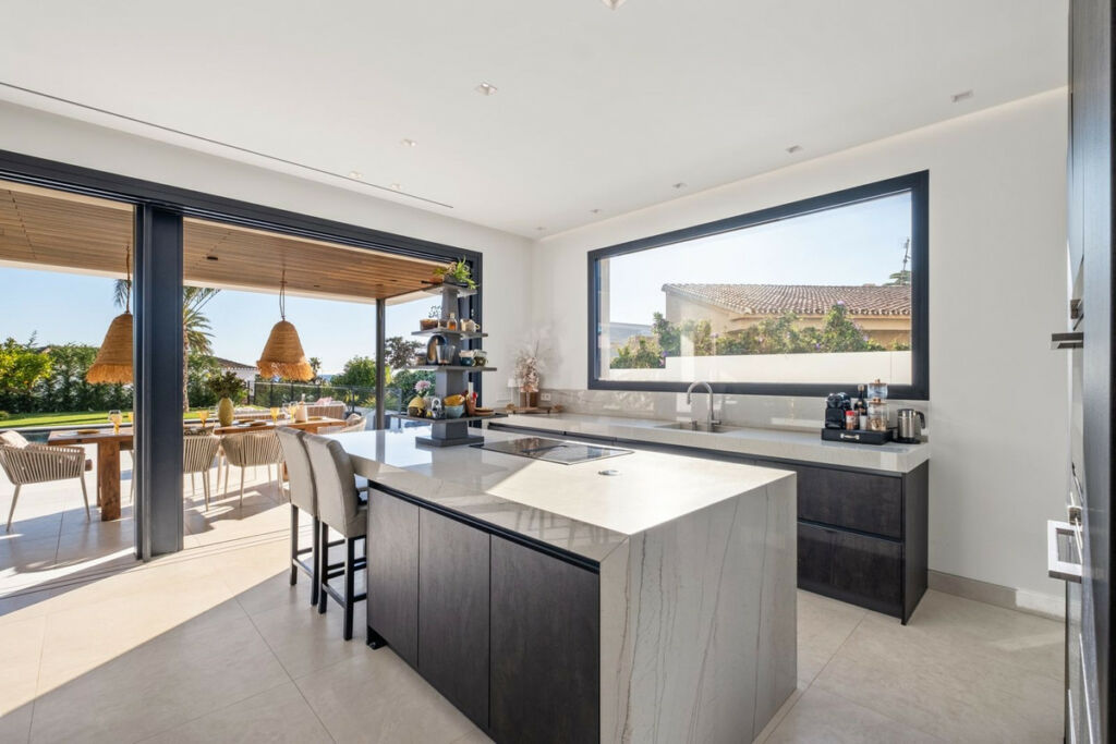 Detached Villa Marbesa Málaga - image 16