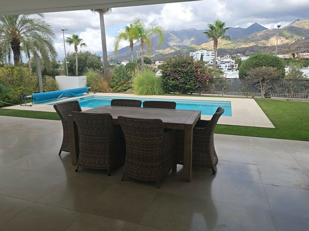 Detached Villa Río Real Málaga - image 15