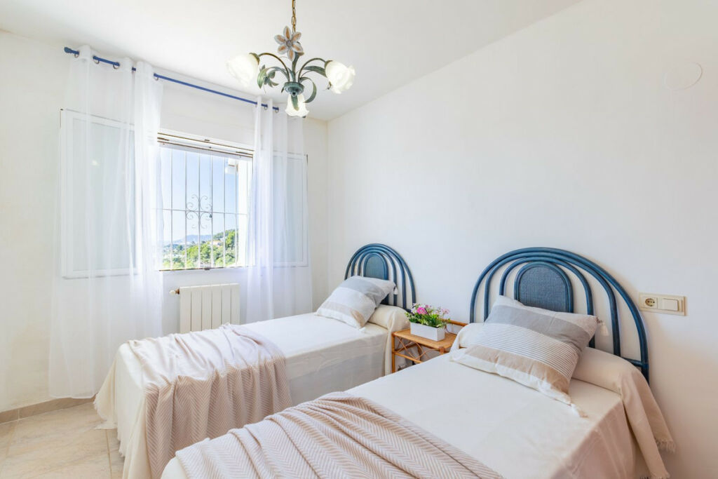 Detached Villa Moraira Alicante - image 16
