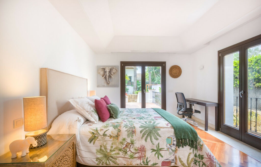 Detached Villa Guadalmina Baja Málaga - image 16