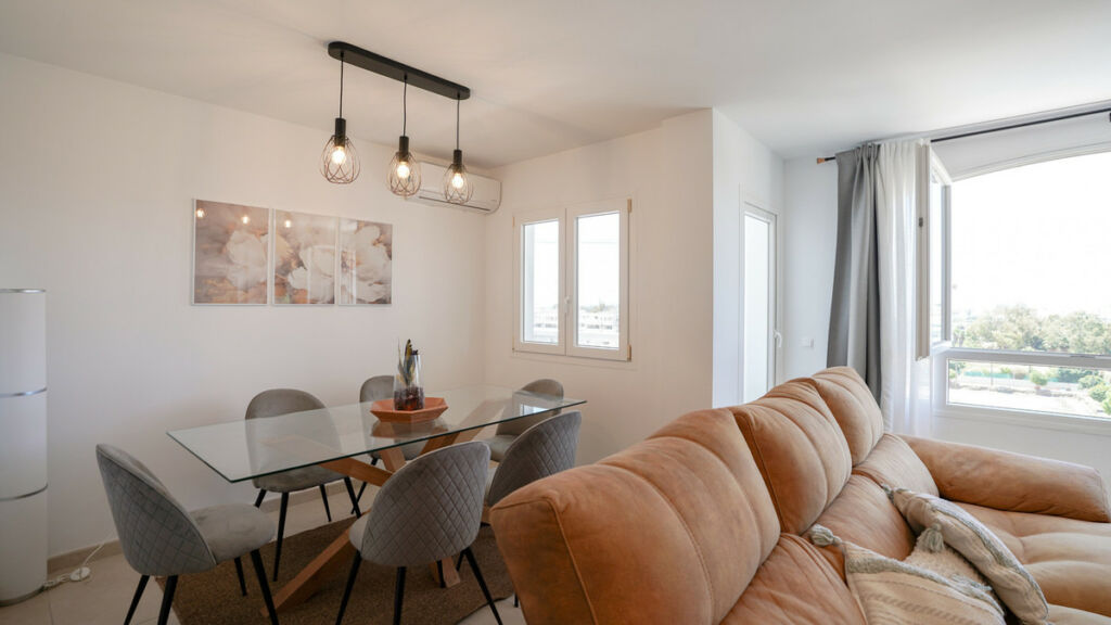 Middle Floor Apartment Nueva Andalucía Málaga - image 16