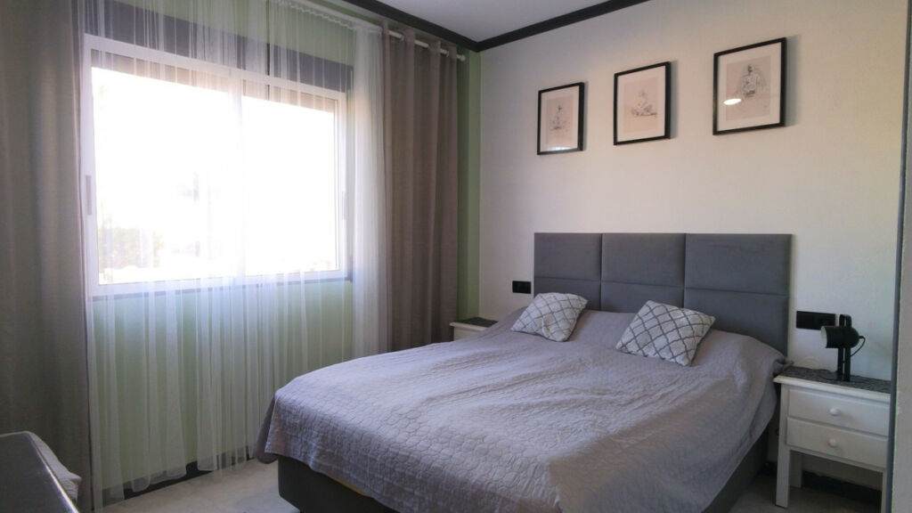 Middle Floor Apartment Torrevieja Alicante - image 16