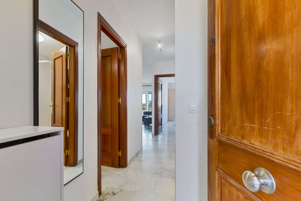 Middle Floor Apartment Fuengirola Málaga - image 16