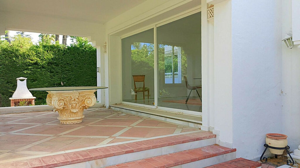 Detached Villa El Paraiso Málaga - image 16