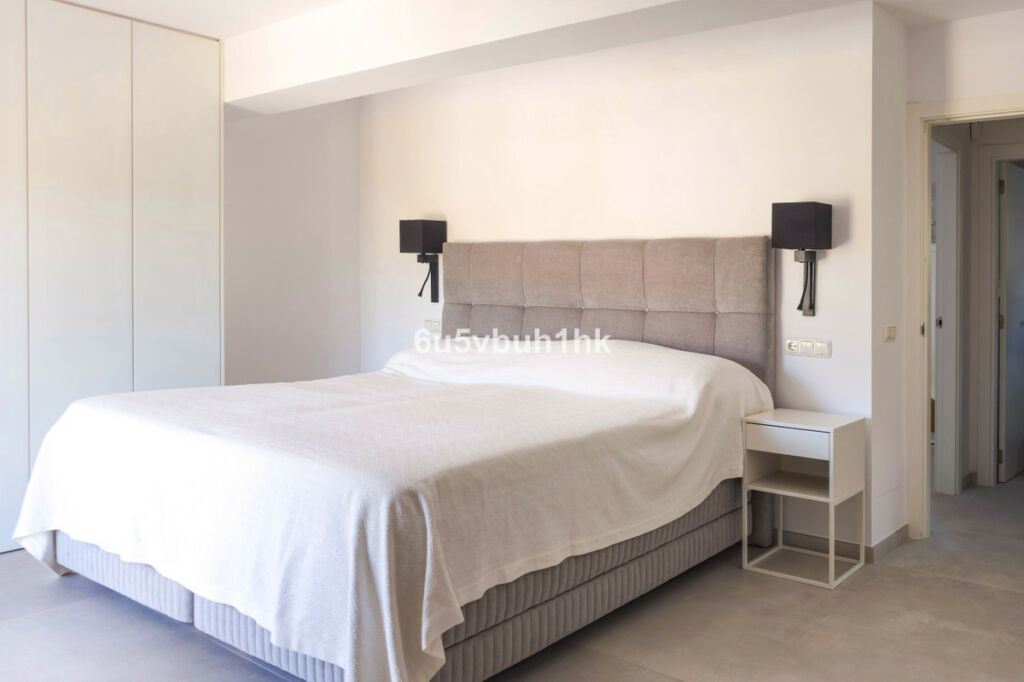 Townhouse The Golden Mile Málaga - image 16