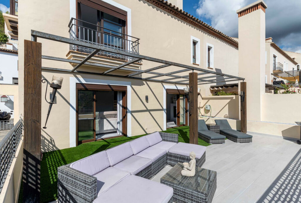 Townhouse Benahavís Málaga - image 16