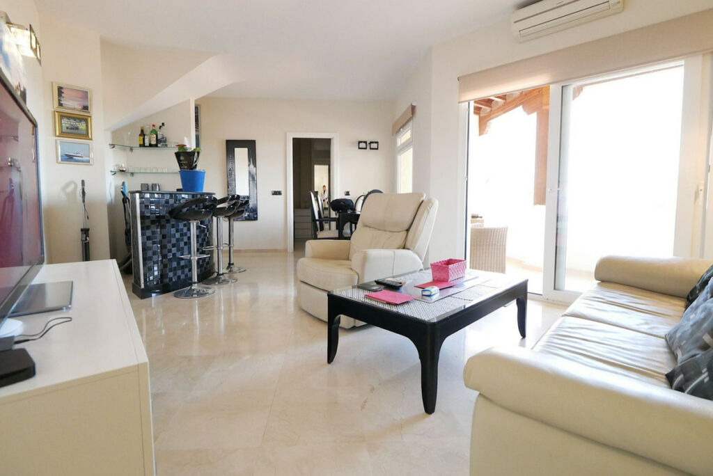 Middle Floor Apartment Puerto de Cabopino Málaga - image 16